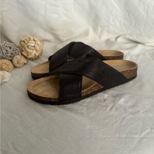 Comfy Black Cross-Strap Cork Sandals